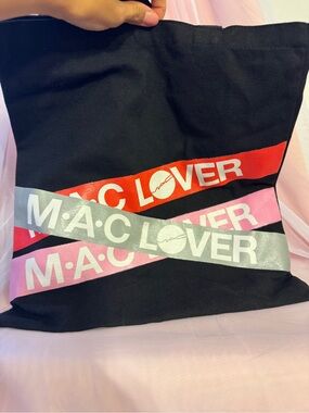 👜[🌸like New]MAC Cosmetics Black Tote with Red, Pink and Silver 'MAC LOVER'